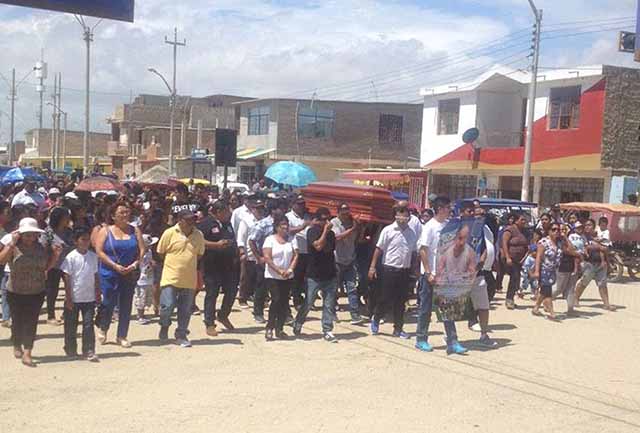 sepultan obrero