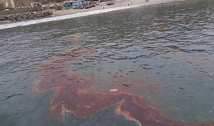 Playa Cabo Blanco Contaminada