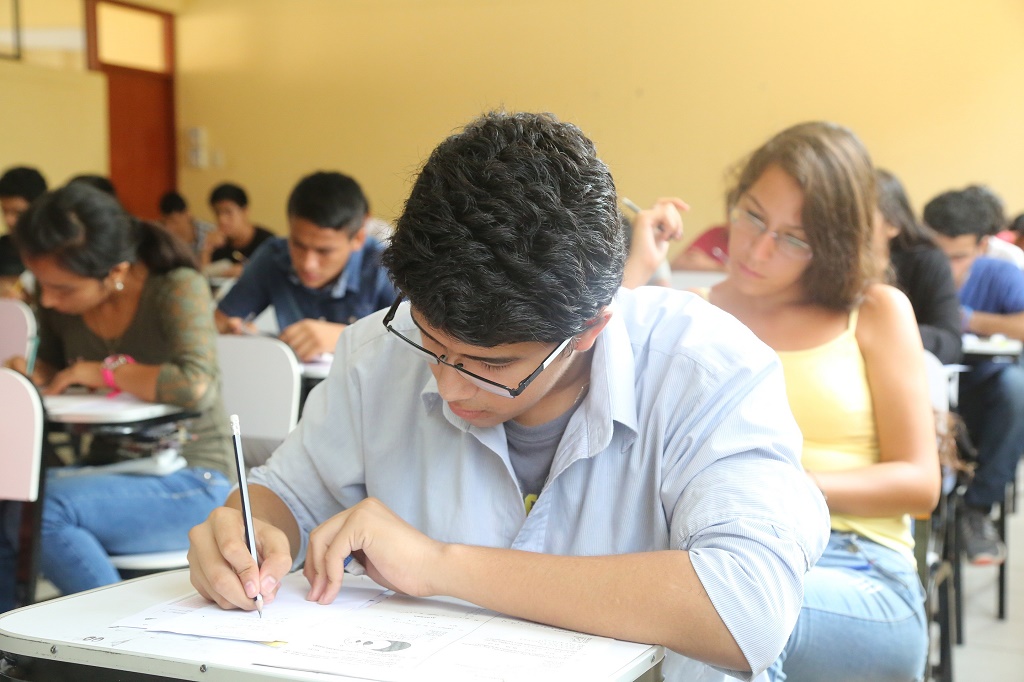 Alumnos UNP Piura