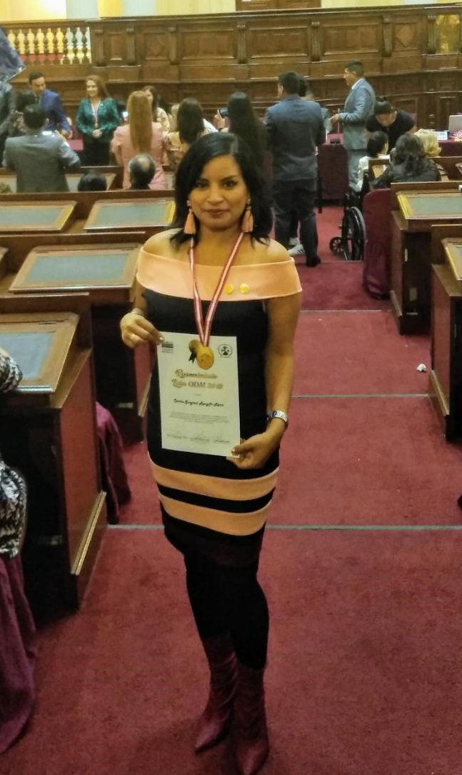 Lideresa piurana Cecilia Rengifo Rivas. recibe reconocimiento