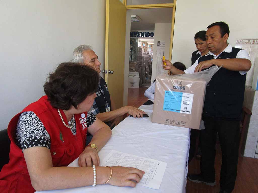 verifican material piura 1
