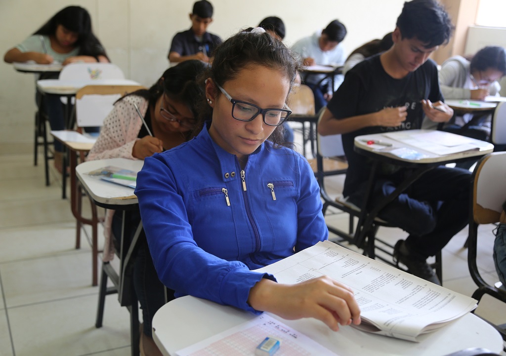 Ade Examen01