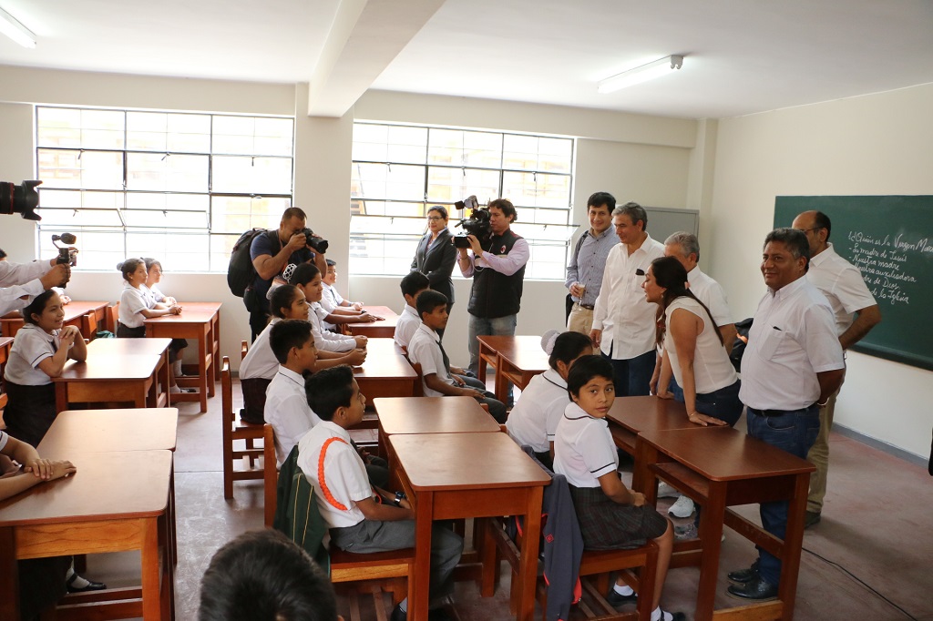 Inauguracion Colegio Piura 03