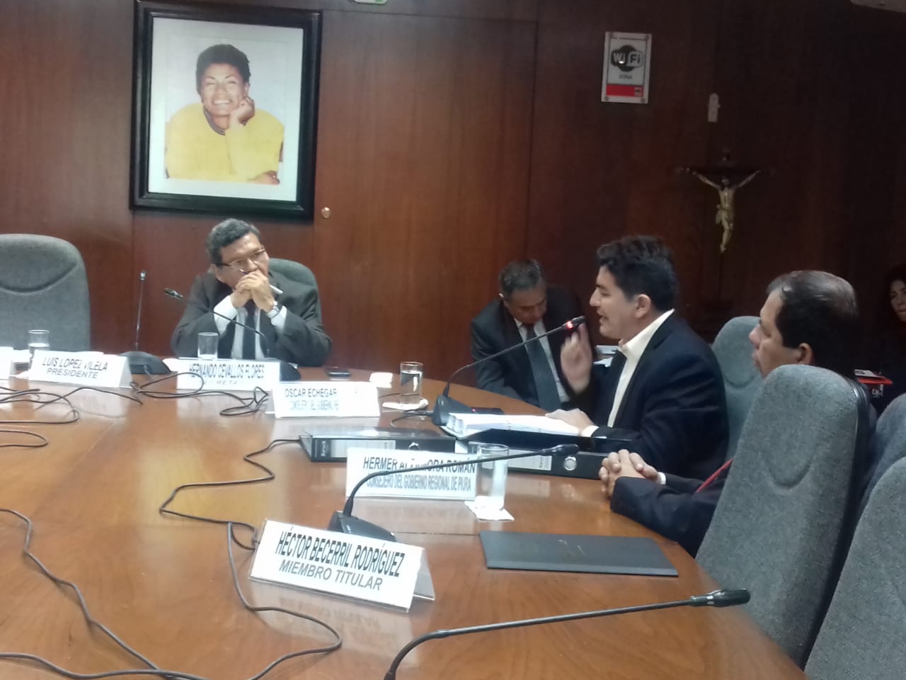 Oscar Echegaray en Comision Fiscalizacion01