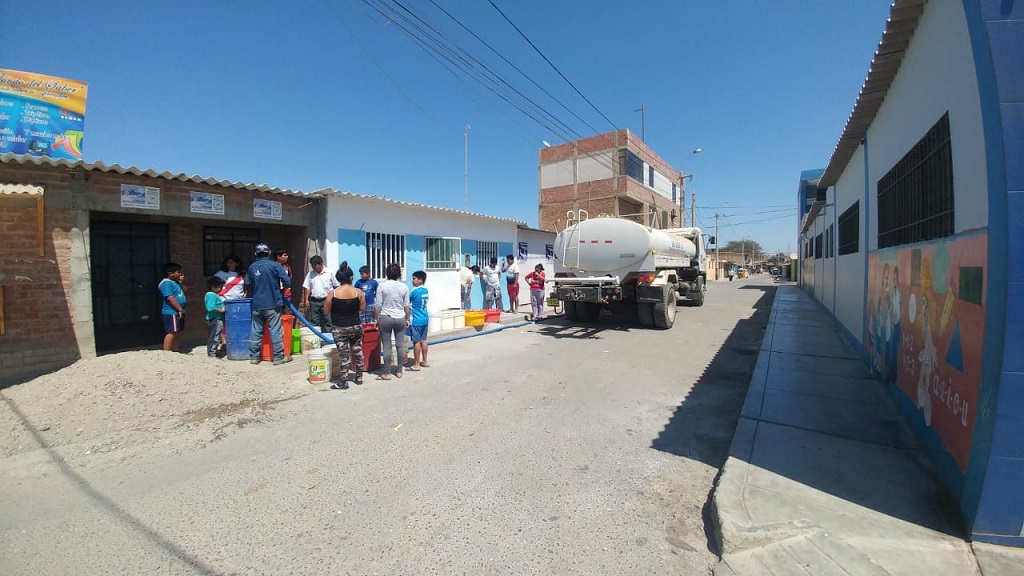 Entrega de agua Talara