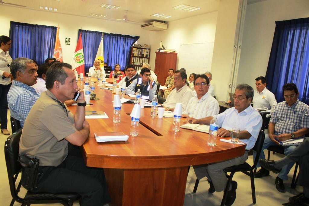 Reunion de autoridades de Piura con Cenepred