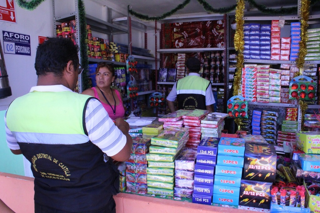 Piura: Sucamec, Udex y Bombertos realizan operativo por venta de productos pirotécnicos