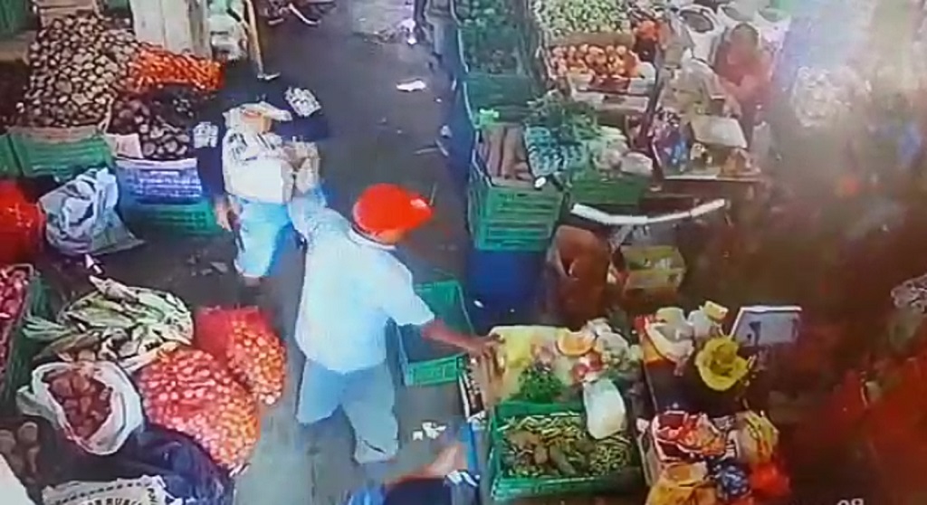 Videocámara capta asalto de delincuentes en Talara