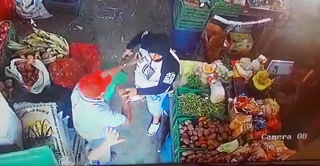 Tres delincuentes armados asaltan a comerciante de mercado de Talara Alta.