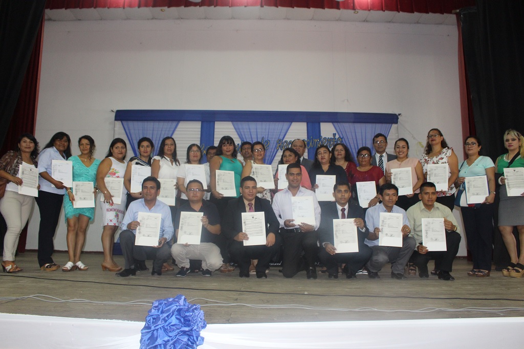 Reconocimientos de docentes en Chulucanas