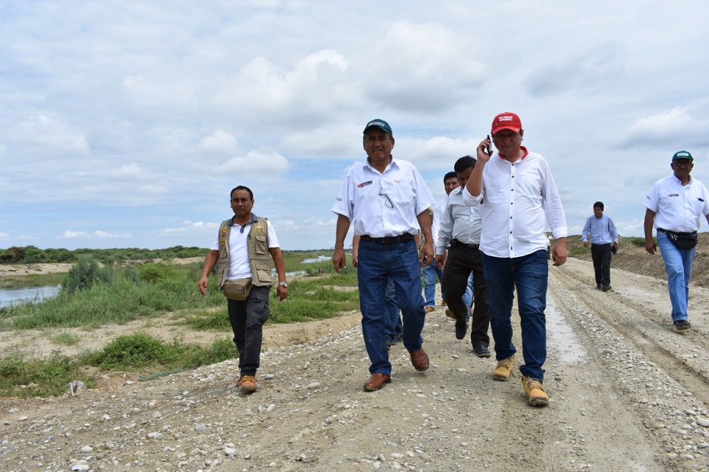 Recorrido de Rio Piura por funcionarios de Minagri y Gobierno Regional