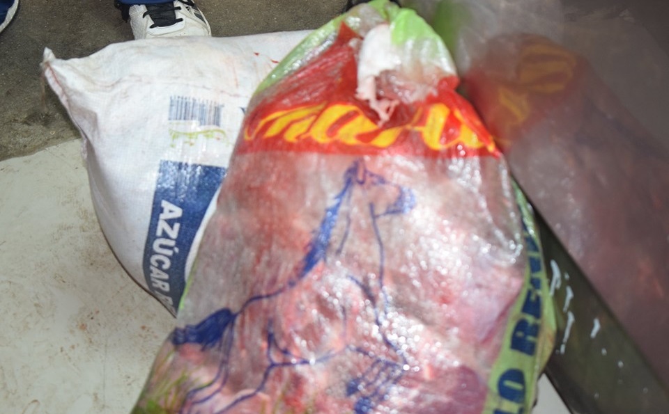 Carne de dudosa procedencia fue decomisada en mercado de Central de Talara