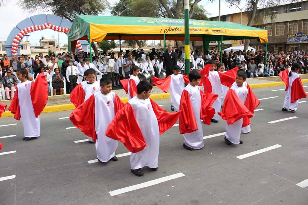 desfile fiestas patrias castilla