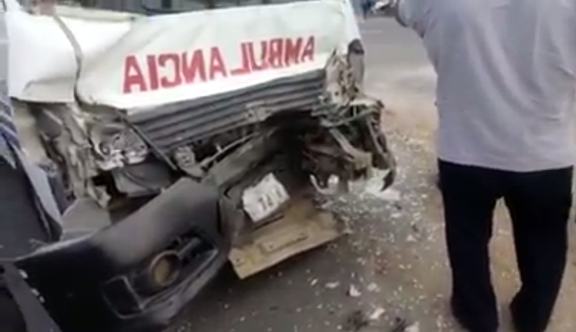Tripulantes de ambulancia de Tumbes se encuentran fuera de peligro