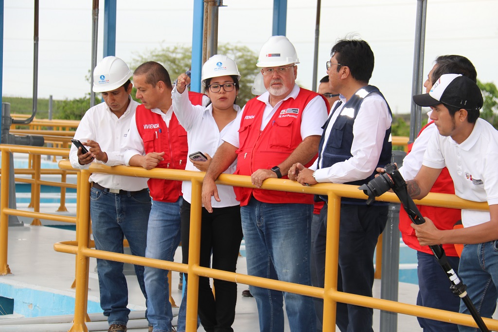 Ministro Bruce verificó plena operatividad de la Planta de Tratamiento de Curumuy