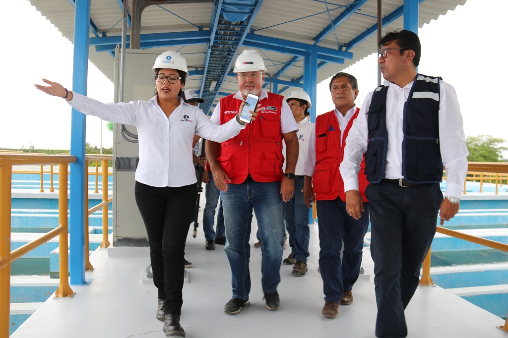 Ministro Bruce verificó plena operatividad de la Planta de Tratamiento de Curumuy