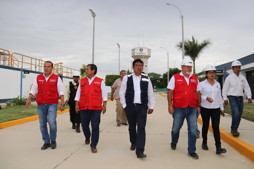 Ministro Bruce verificó plena operatividad de la Planta de Tratamiento de Curumuy