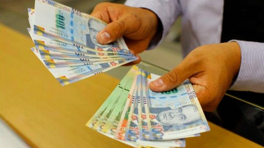 Le dieron total confianza y 14 mil soles para que deposite en banco, pero fugó