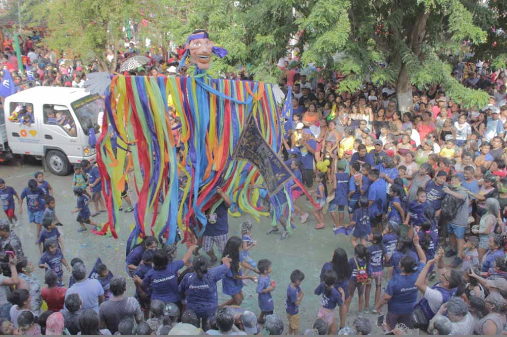 banderas carnaval catacaos 3