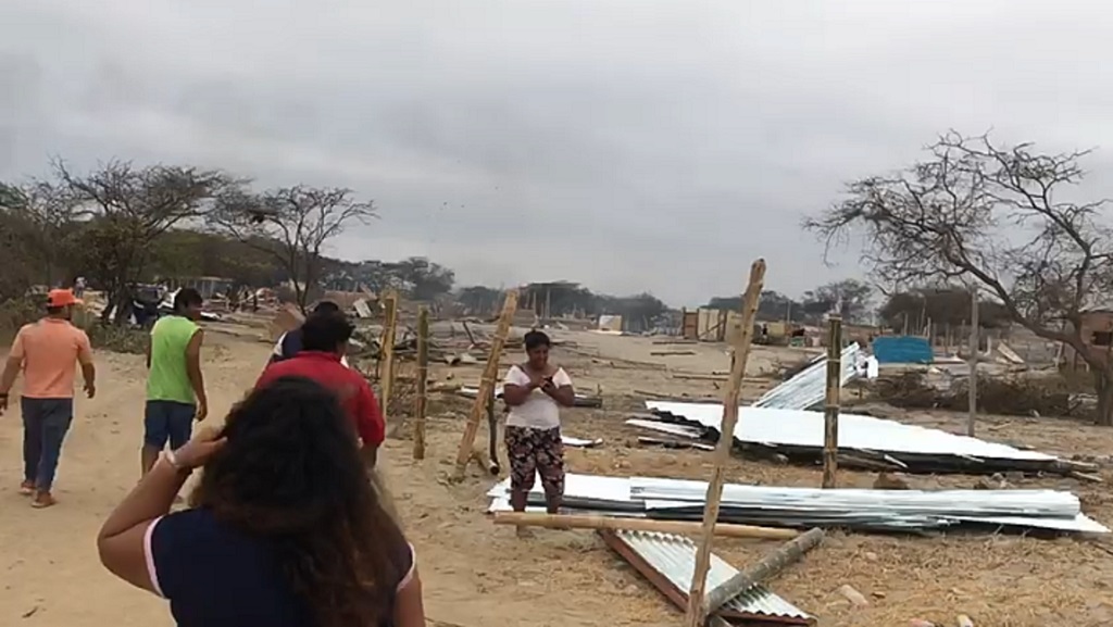Policía desaloja a invasores que pretendieron ocupar terrenos en Máncora