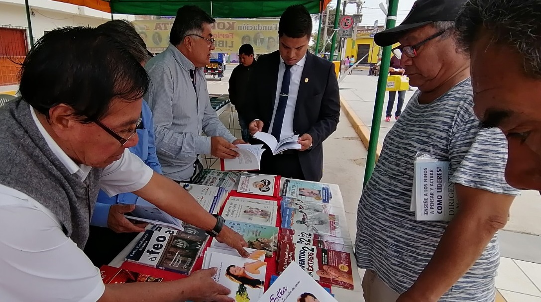 Feria popular del libro que se realiza en Castilla irá hasta el próximo 6 de octubre
