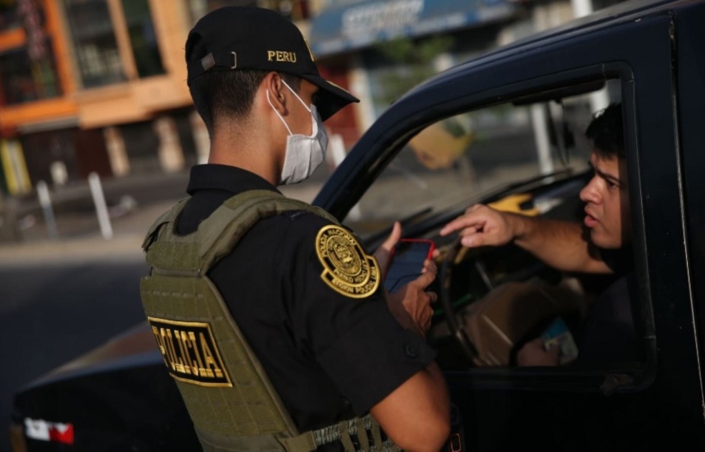 Control policial Peru
