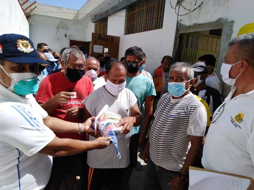 Arzobispado de Piura lleva ayuda a penales de Piura y Sullana