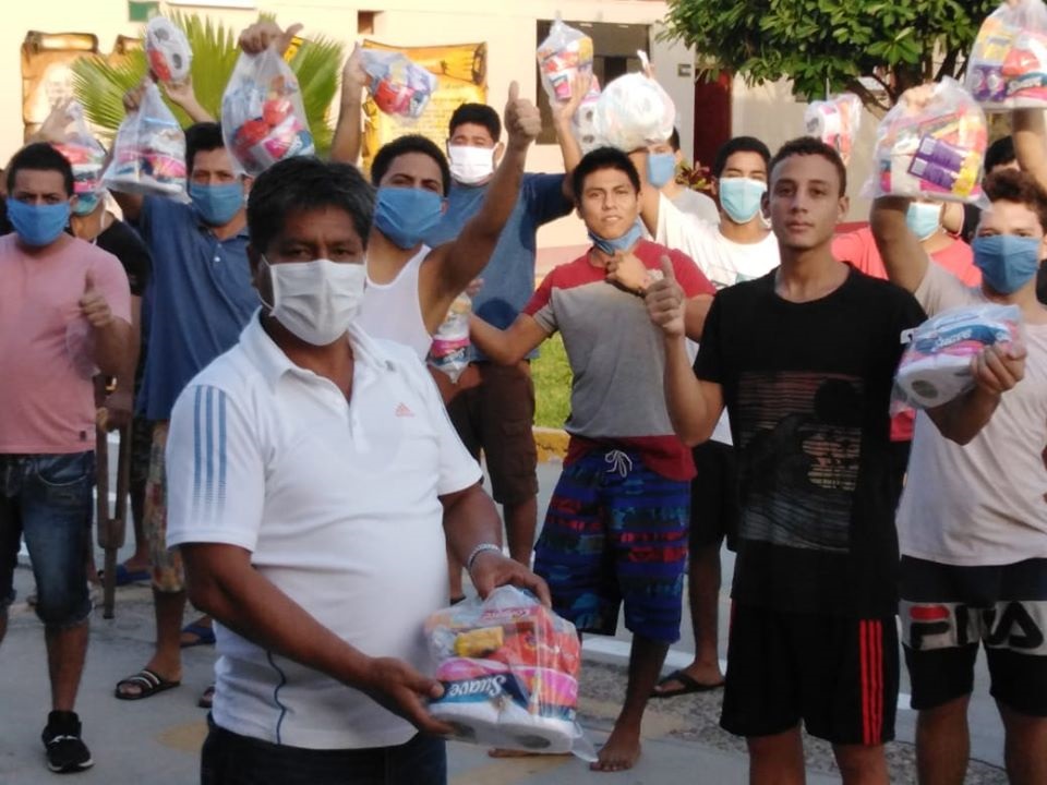 Arzobispado de Piura lleva ayuda a penales de Piura y Sullana