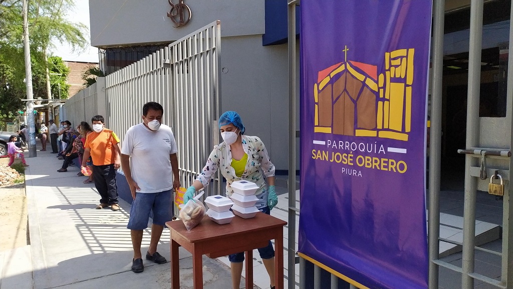 Comedores populares parroquiales atienden a personas vulnerables