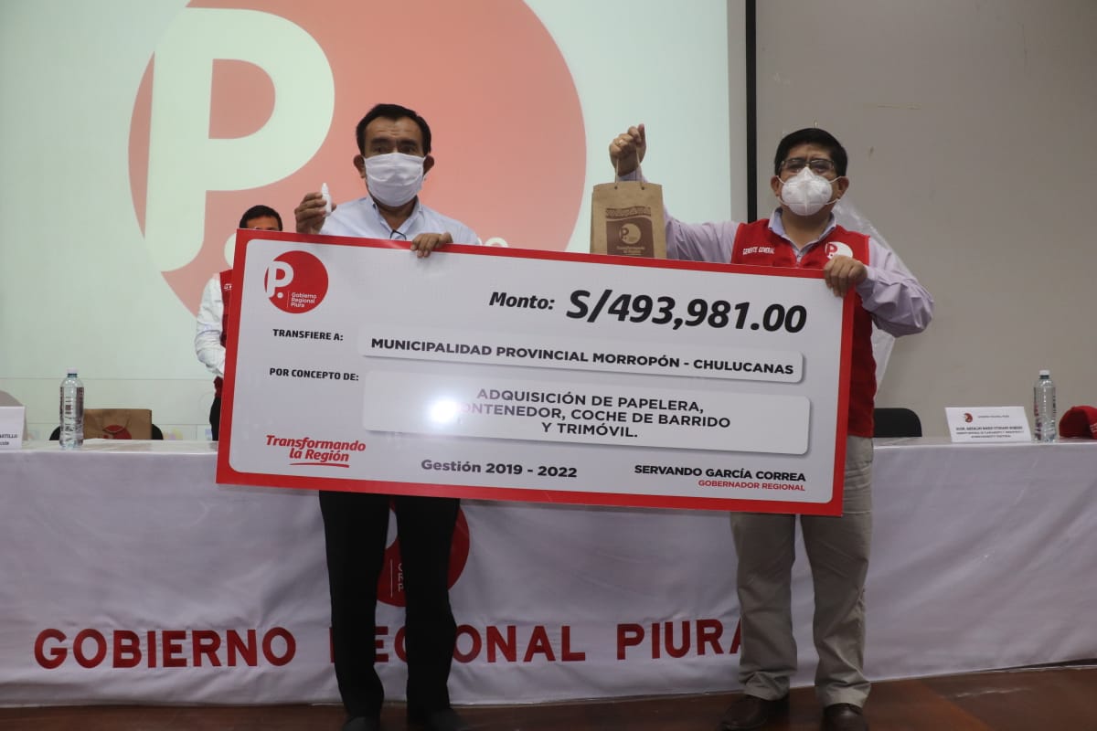 Entrega cheques alto Piura1