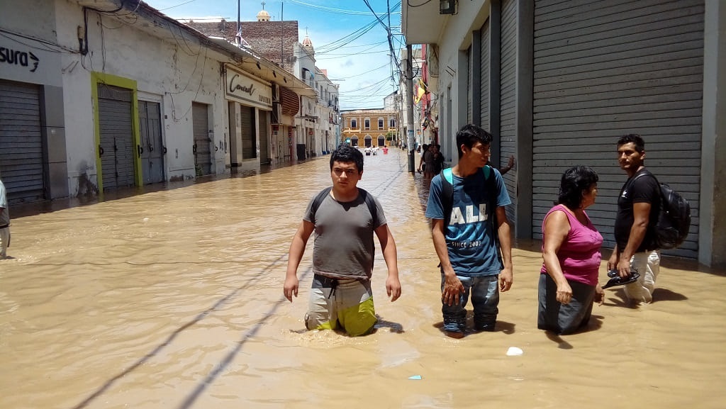 Inundación de calle Tacna de la ciudad de Piura | Fotografía referencial