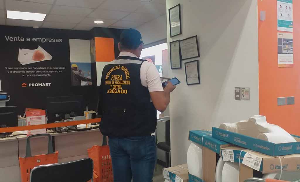 inspeccionan locales comerciales piura 1