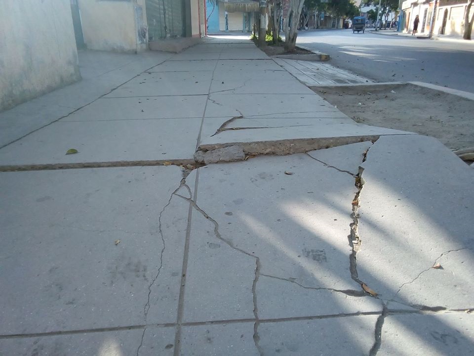 Talara: veredas en mal estado convertidas en trampa mortal