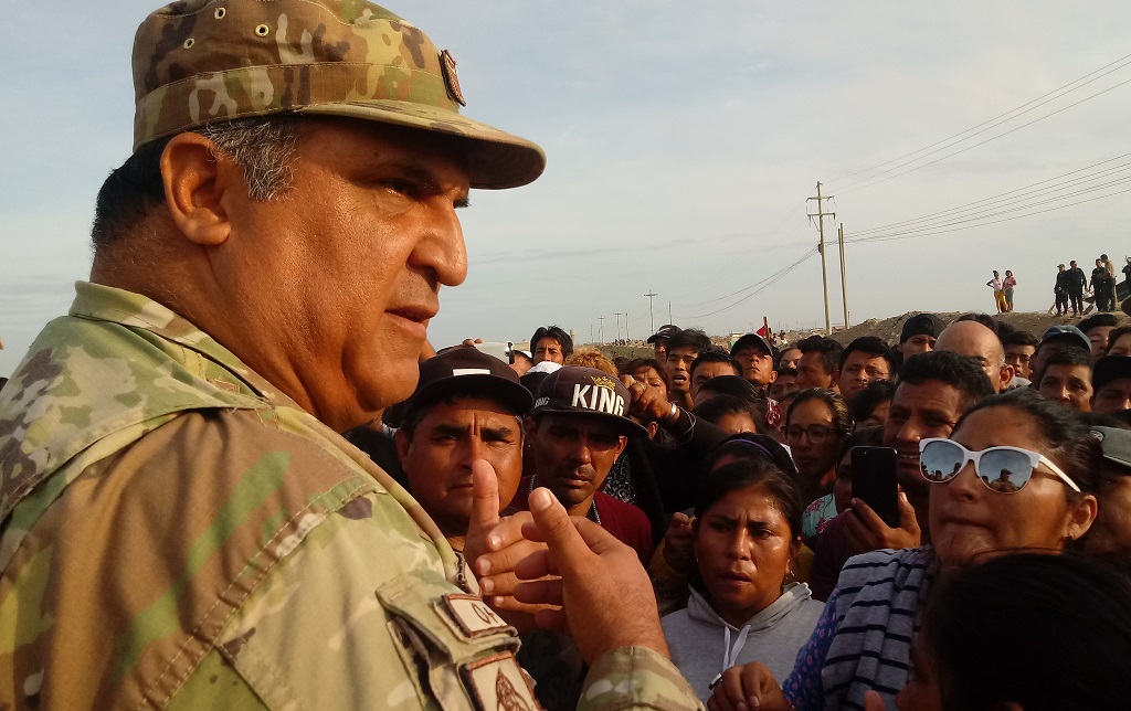Desalojan a invasores de área militar en Talara