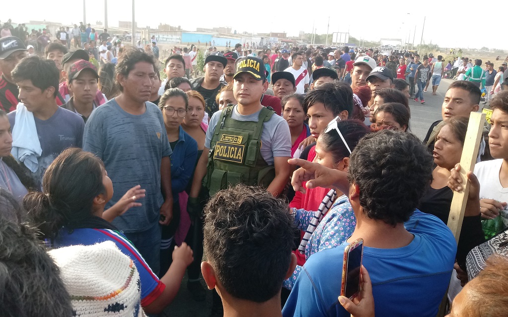 Desalojan a invasores de área militar en Talara
