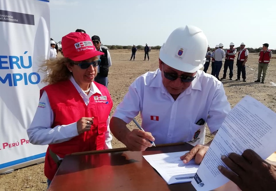 Minam coloca primera piedra para construir relleno sanitario