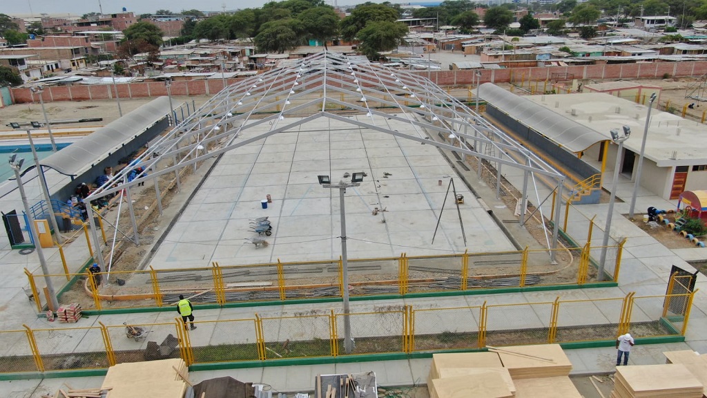 Autoridades satisfechas con el avance de la instalación del hospital temporal COVID-19 en Piura y Sullana