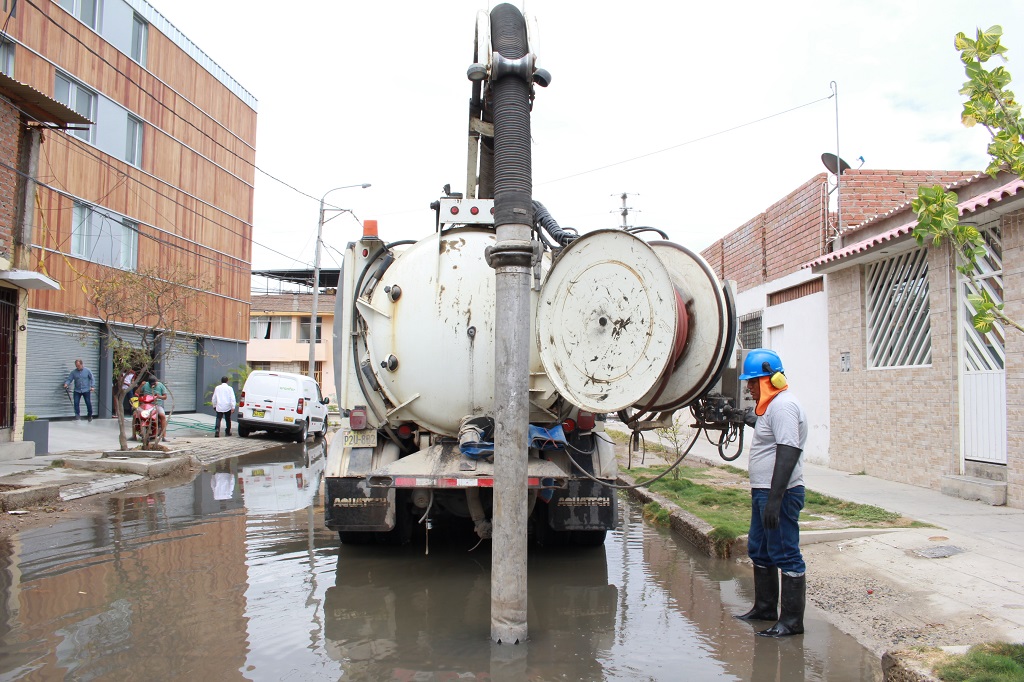 EPS Grau resuelve desborde de desagües por paralización de Cámara de Bombeo