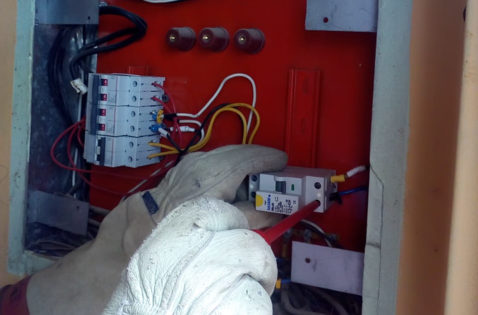 Realizan instalaciones para seguridad de escolares