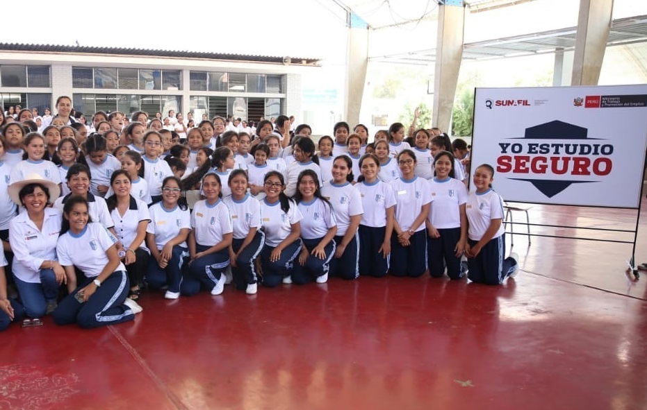 Ministra reconoce incorporación en currícula de curso de Seguridad y Salud en el Trabajo
