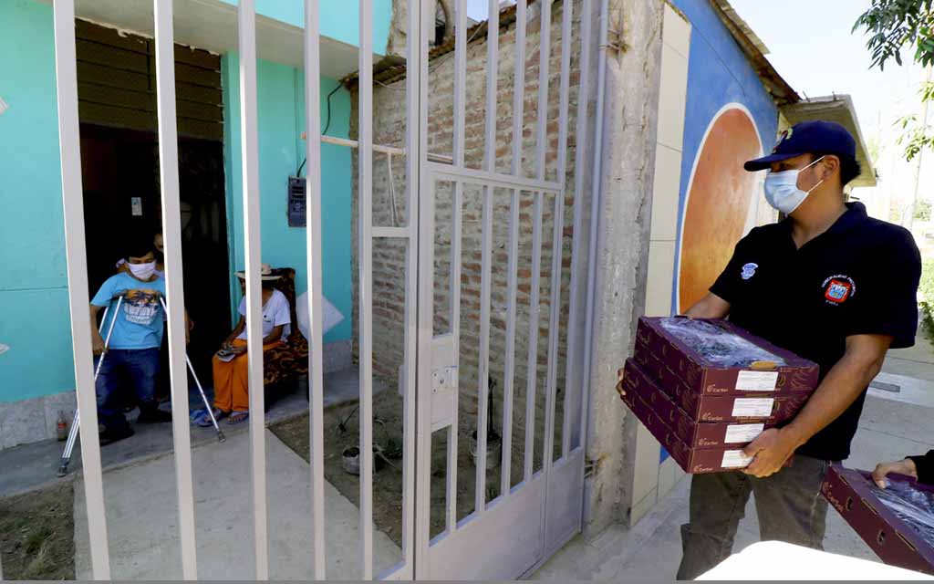 entregan viveres a persona con discapacidad 1