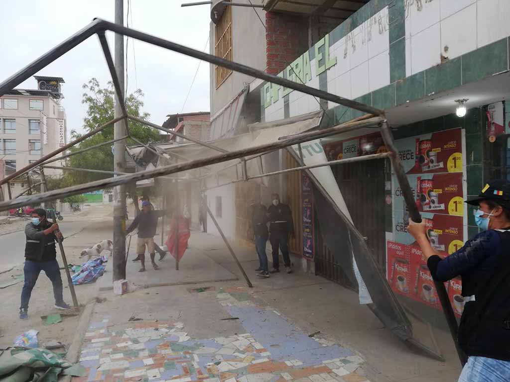 retiran infraestructuras metalicas