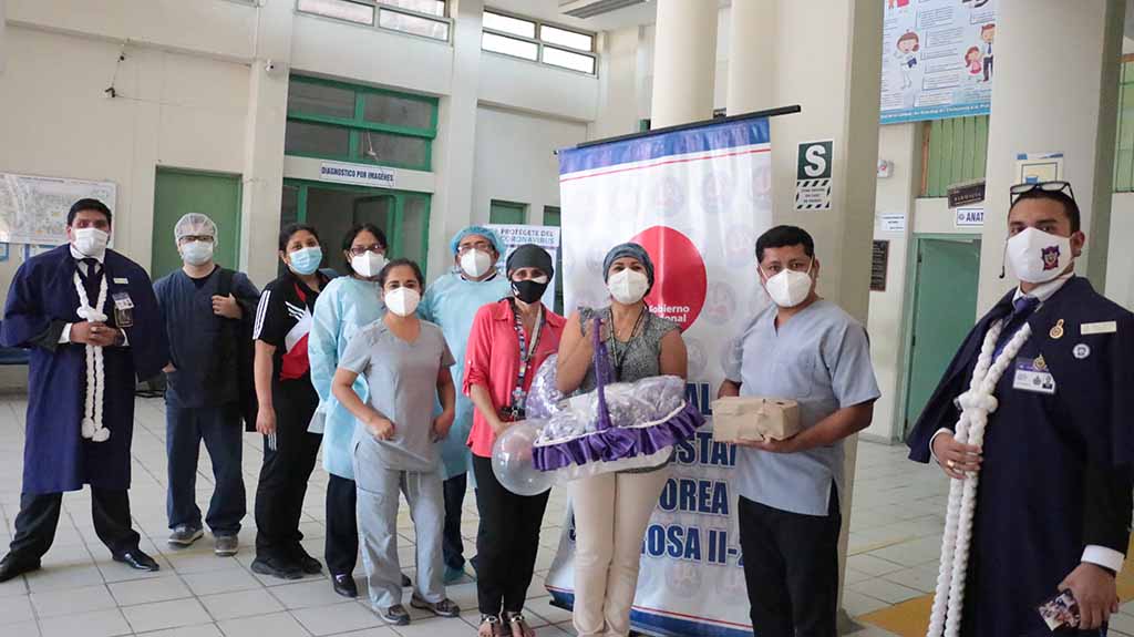 hospitales reciben estampitas 3