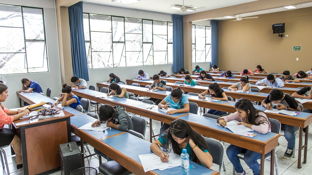 Becas y semibecas Udep