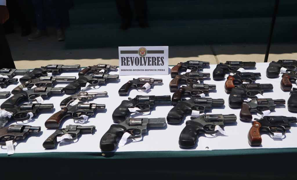 policia decomisa armas de fuego