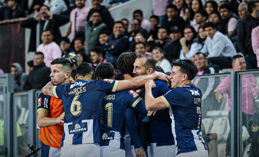 Alianza Lima abrazos