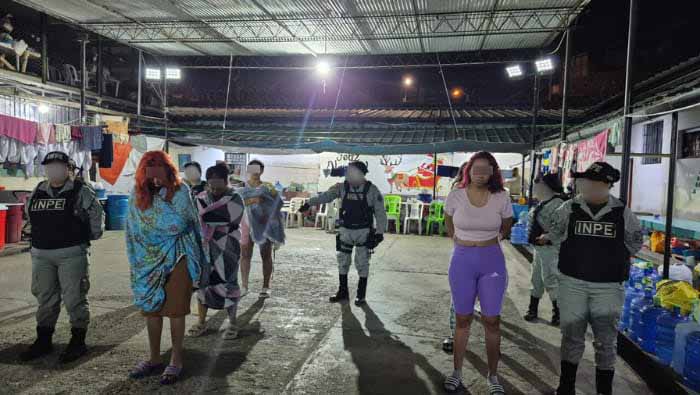 trasladan a mujeres1