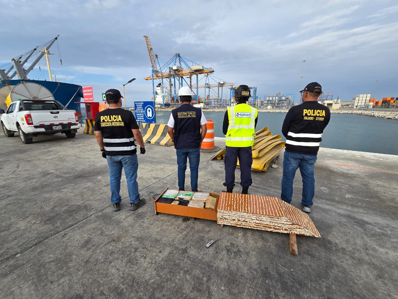 encuentran droga en Paita 1