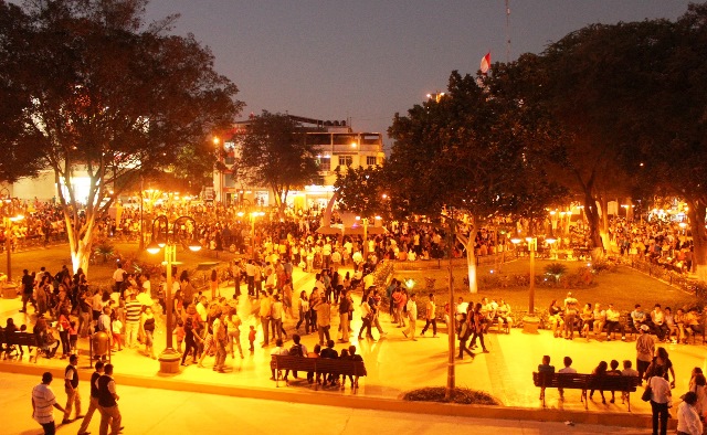 plaza armas sullana renovada