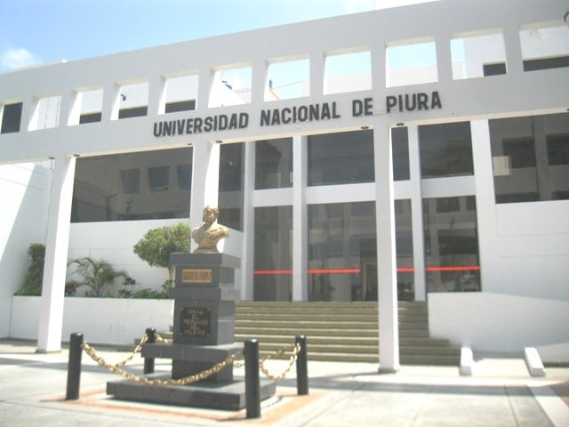 Universidad Nacional de Piura